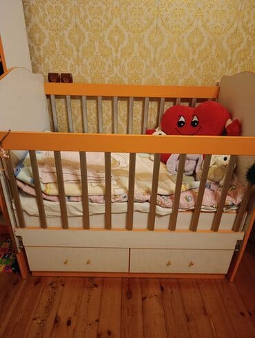 Oğlan və qız üçün, İşlənmiş, Dördbucaq, Beşik, Dəstsiz, Matras ilə, Yellənmə mexanizm ilə lalafo.az -da Oğlan və qız üçün, İşlənmiş, Dördbucaq, Beşik, Dəstsiz, Matras ilə, Yellənmə mexanizm ilə