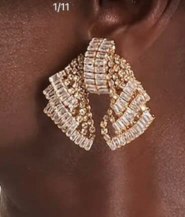 Очень красивые и нарядные эффектные крупные серьги—15 азн lalafo.az -da Очень красивые и нарядные эффектные крупные серьги—15 азн