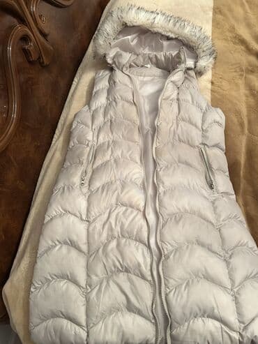 Qadın üçün isti şişmə jilet - Rəng: açıq boz/ağ tonlarda - Uzun lalafo.az -da Qadın üçün isti şişmə jilet - Rəng: açıq boz/ağ tonlarda - Uzun