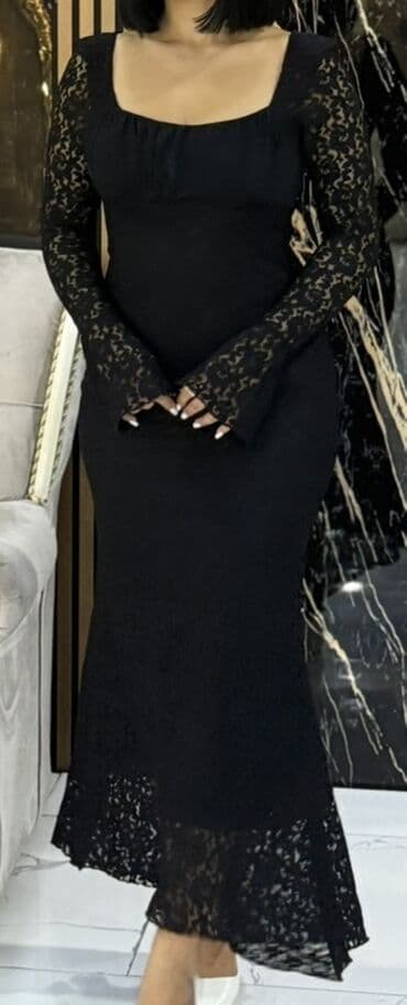 Qara zərif ziyafət donu - Model: Uzun, bədənə oturan siluet - Parça lalafo.az -da Qara zərif ziyafət donu - Model: Uzun, bədənə oturan siluet - Parça