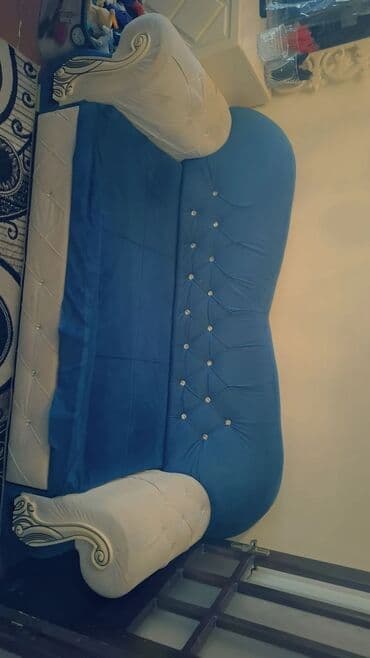 Məhsullar: 1) Klassik üslublu divan - Rəng: mavi oturacaq və arxa lalafo.az -da Məhsullar: 1) Klassik üslublu divan - Rəng: mavi oturacaq və arxa