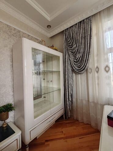 Şüşəli dolab vitrini, Yeni, Ödənişli çatdırılma lalafo.az -da Şüşəli dolab vitrini, Yeni, Ödənişli çatdırılma