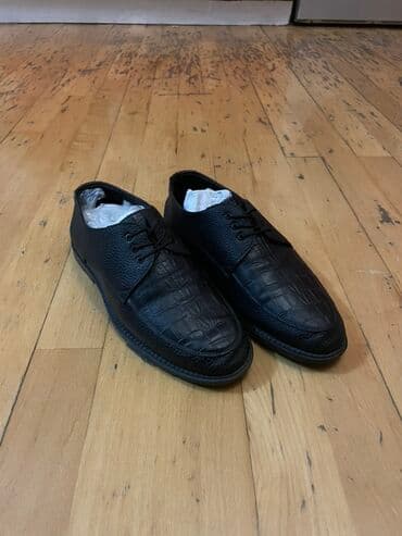 Kişi üçün qara dəri ayaqqabı 40 razmer 2 dəfə toya geyinilib sadəcə - lalafo.az -da Kişi üçün qara dəri ayaqqabı 40 razmer 2 dəfə toya geyinilib sadəcə -