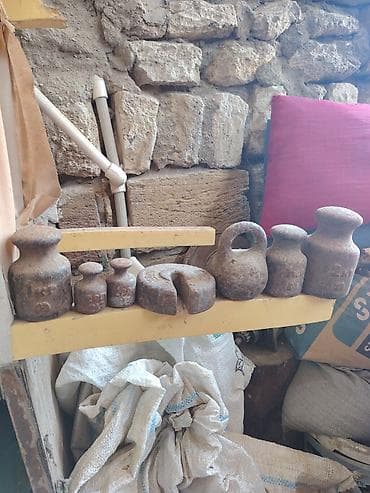 Kolleksiya üçün köhnə tip metal tərəzi çəkiləri dəsti. Xüsusiyyətlər lalafo.az -da Kolleksiya üçün köhnə tip metal tərəzi çəkiləri dəsti. Xüsusiyyətlər