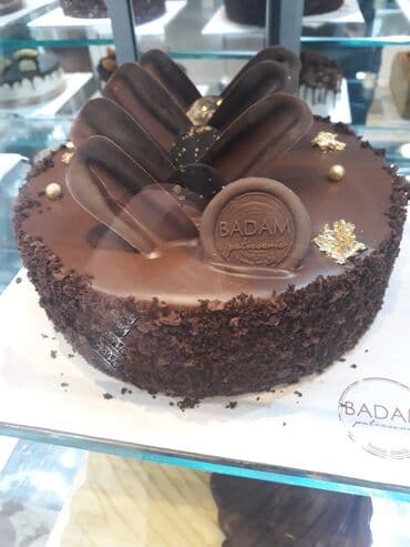 Ləpələr: Məhsul: Şirniyyat vitrini üçün müxtəlif tortlar Təsvir: - Şokoladlı lalafo.az -da — 7 Ləpələr: Məhsul: Şirniyyat vitrini üçün müxtəlif tortlar Təsvir: - Şokoladlı — 7