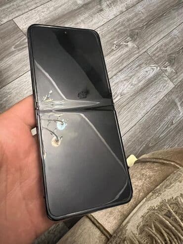 Samsung Galaxy Z Flip 5, 256 GB, Face ID, İki sim kartlı, Düyməli lalafo.az -da Samsung Galaxy Z Flip 5, 256 GB, Face ID, İki sim kartlı, Düyməli