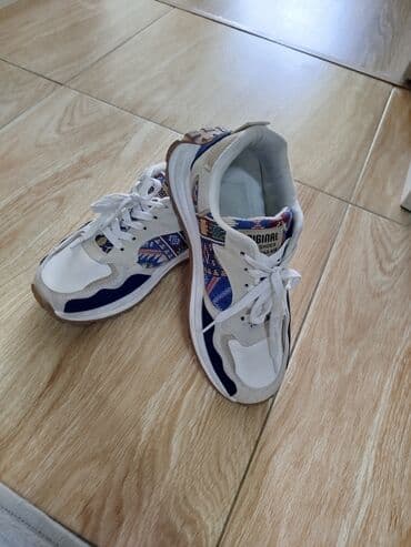 Ölçü: 38, İşlənmiş lalafo.az -da Ölçü: 38, İşlənmiş