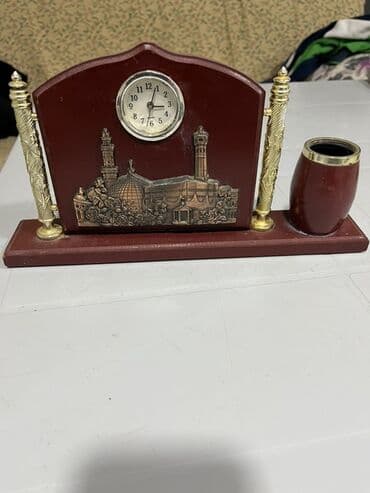 Настольные наборы: Masa üstü dekorativ saatlı qaləmaltı - Material: tünd qırmızı (taxta at lalafo.az — 1 Настольные наборы: Masa üstü dekorativ saatlı qaləmaltı - Material: tünd qırmızı (taxta — 1