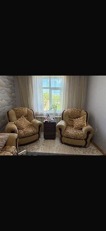 Klassik üslubda yumşaq mebel dəsti - Tərkibi: 1 ədəd böyük üçnəfərlik lalafo.az -da Klassik üslubda yumşaq mebel dəsti - Tərkibi: 1 ədəd böyük üçnəfərlik