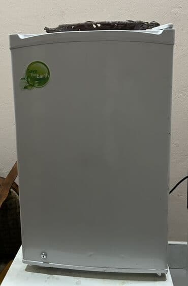 Kompakt bir qapılı mini soyuducu - Rəng: ağ - Ön hissədə “Save the lalafo.az -da Kompakt bir qapılı mini soyuducu - Rəng: ağ - Ön hissədə “Save the