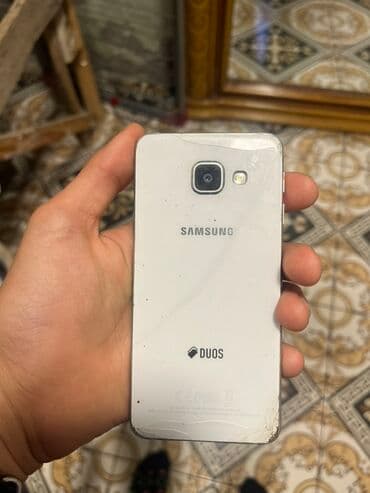 Samsung Galaxy A3, rəng - Ağ, İki sim kartlı lalafo.az -da Samsung Galaxy A3, rəng - Ağ, İki sim kartlı