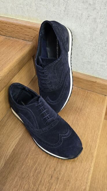 Tommy Hilfiger zamş material Əla vəziyətdə.Karobkasıda var Tünd mavi lalafo.az -da Tommy Hilfiger zamş material Əla vəziyətdə.Karobkasıda var Tünd mavi