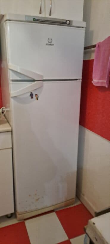 İşlənmiş 2 qapılı Indesit Soyuducu Satılır, rəng - Ağ, Dolab içi lalafo.az -da İşlənmiş 2 qapılı Indesit Soyuducu Satılır, rəng - Ağ, Dolab içi