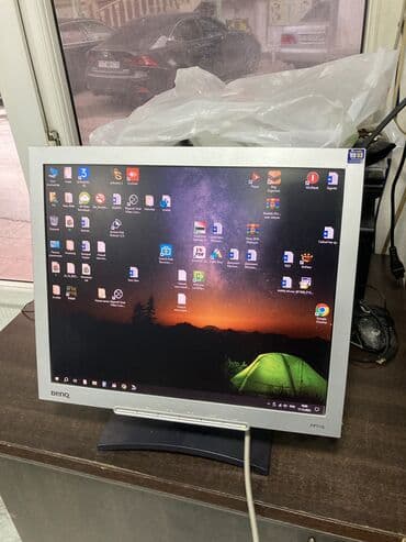 Kamera ve komputer ucun monitorlar 17 ekran.Normal islek lalafo.az -da Kamera ve komputer ucun monitorlar 17 ekran.Normal islek