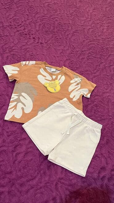 Lc waikikidən alınıb ( 9-12 ay yazılıb amma oversizdı 1.5 yaşa qədər lalafo.az -da Lc waikikidən alınıb ( 9-12 ay yazılıb amma oversizdı 1.5 yaşa qədər