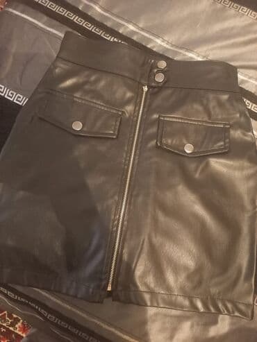 Qadın dəri görünümlü yubka - Rəng: qara - Model: mini yubka - lalafo.az -da Qadın dəri görünümlü yubka - Rəng: qara - Model: mini yubka -