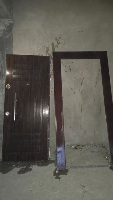 Metall qapı və qutu (korniz) dəsti - Material: ağır möhkəm metal lalafo.az -da Metall qapı və qutu (korniz) dəsti - Material: ağır möhkəm metal