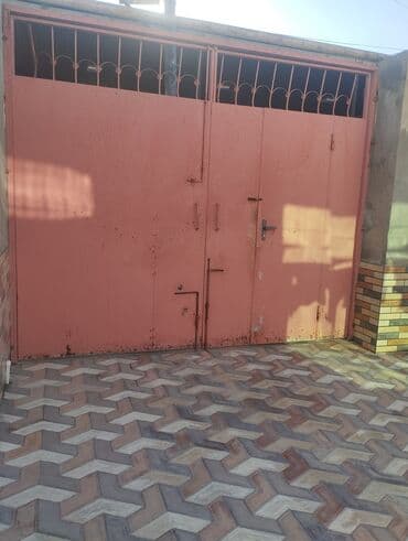 Dəmir Həyət darvazası, 3 m, Mexaniki, Qapı ilə, rəng - Qırmızı lalafo.az -da Dəmir Həyət darvazası, 3 m, Mexaniki, Qapı ilə, rəng - Qırmızı