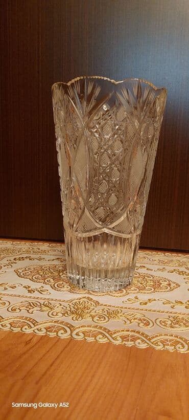 Xtustal vaza. Əl kəsimi. Hündürlüyü 25 sm. Qutusu var. 10 manat lalafo.az -da Xtustal vaza. Əl kəsimi. Hündürlüyü 25 sm. Qutusu var. 10 manat