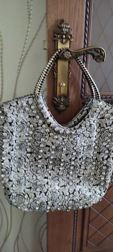 Irihecimli sumka satilir, az istifade olunub,20azn. Style Housedan lalafo.az -da Irihecimli sumka satilir, az istifade olunub,20azn. Style Housedan