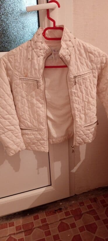 Uşaq üçün ağ rəngli qısa qız jaketi. - Material: yüngül, kapitone lalafo.az -da Uşaq üçün ağ rəngli qısa qız jaketi. - Material: yüngül, kapitone