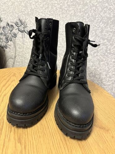 Çox yaxşı vəziyyətdədir. Ölçü 39. Qiymət 20 lalafo.az -da Çox yaxşı vəziyyətdədir. Ölçü 39. Qiymət 20