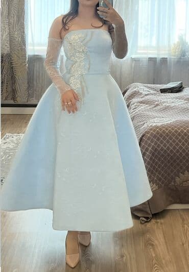 1dəfə zaksa geyinilib .300 azne tikilib.100azne satılır 
Razmer S lalafo.az -da 1dəfə zaksa geyinilib .300 azne tikilib.100azne satılır 
Razmer S