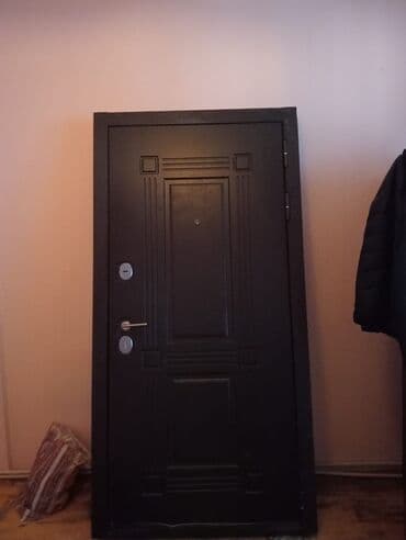 İkiüzlü metal giriş qapısı seyf qapı - Material: polad/metal lalafo.az -da İkiüzlü metal giriş qapısı seyf qapı - Material: polad/metal