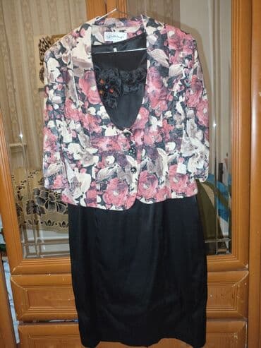 Kostyum dest 120 manata alınıb. 2 dəfə geyinilib. 50manata satılır. 44 lalafo.az -da Kostyum dest 120 manata alınıb. 2 dəfə geyinilib. 50manata satılır. 44