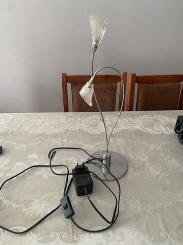 İki başlı masa lampası - Dizayn: metal xrom rəngli gövdə və dairəvi lalafo.az -da İki başlı masa lampası - Dizayn: metal xrom rəngli gövdə və dairəvi