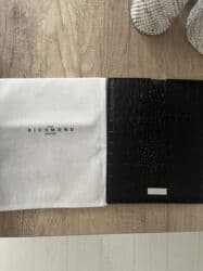 Чехол для Ipad John Richmond. Оригинал. Новый. Кожа lalafo.az -da Чехол для Ipad John Richmond. Оригинал. Новый. Кожа