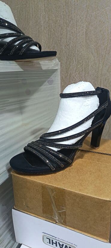 Ölçü: 38, rəng - Qara, İşlənmiş lalafo.az -da Ölçü: 38, rəng - Qara, İşlənmiş