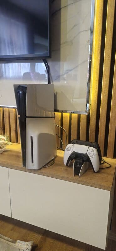 Sony PS 5 slim cox az islenib, 2 pultu var 1 illik "Sony plas" lalafo.az -da Sony PS 5 slim cox az islenib, 2 pultu var 1 illik "Sony plas"