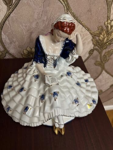 Heykəlcik, 1853 il, Farfor, Çexiya, Ünvandan götürmə lalafo.az -da Heykəlcik, 1853 il, Farfor, Çexiya, Ünvandan götürmə