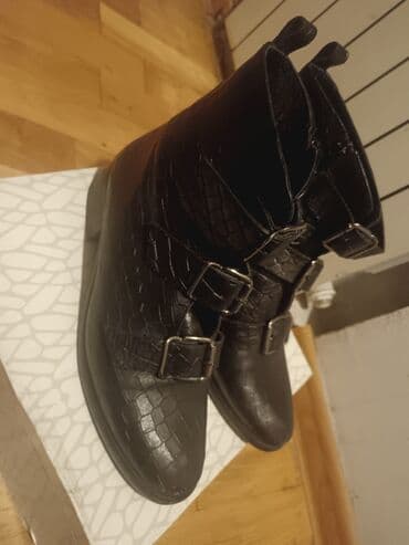 Ölçü: 40, rəng - Qara, İşlənmiş lalafo.az -da Ölçü: 40, rəng - Qara, İşlənmiş