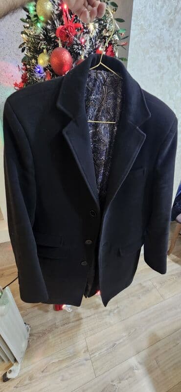 Kişi üçün klassik qara palto/plaş -olçu 44 - Rəng: qara - Model: tək lalafo.az -da Kişi üçün klassik qara palto/plaş -olçu 44 - Rəng: qara - Model: tək