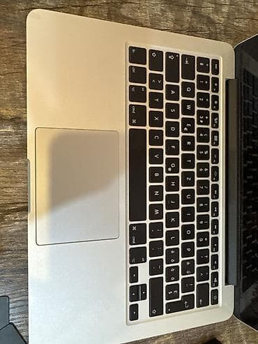 Apple MacBook Pro 13" (Retina) Ekranda qorduyunuz kimi leke var lalafo.az -da — 3 Apple MacBook Pro 13" (Retina) Ekranda qorduyunuz kimi leke var — 3