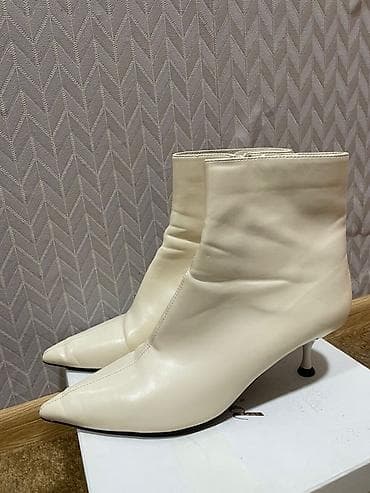 Qizlar ikinci el geyjmleri her biri 1-2 defe geyinilib cox ucuz kim at lalafo.az Qizlar ikinci el geyjmleri her biri 1-2 defe geyinilib cox ucuz kim