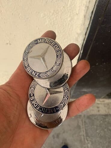 Dörd ədəd "Mercedes-Benz" avtomobili üçün kapot qapaqları. Hər bir lalafo.az -da Dörd ədəd "Mercedes-Benz" avtomobili üçün kapot qapaqları. Hər bir