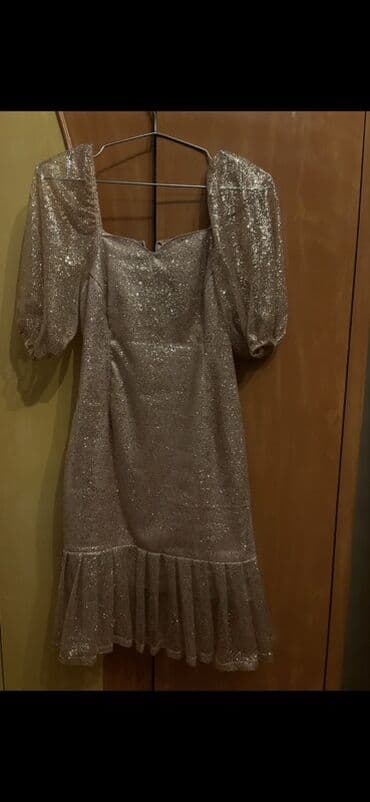 Parıltılı qısa ziyafət donu - Rəng: şampan/qızılı tonlarda, tamamilə lalafo.az -da Parıltılı qısa ziyafət donu - Rəng: şampan/qızılı tonlarda, tamamilə