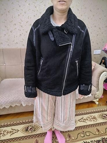 Qadın üçün qara qışlıq “aviator” tipli kürklü gödəkçə. Xüsusiyyətlər lalafo.az -da Qadın üçün qara qışlıq “aviator” tipli kürklü gödəkçə. Xüsusiyyətlər