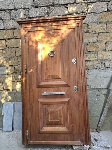 Taxta görünüşlü metal giriş qapısı, evlər, ofislər və ya digər lalafo.az -da Taxta görünüşlü metal giriş qapısı, evlər, ofislər və ya digər