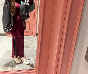 Bordo rəngli uzun don - Model: bədənə oturan, uzun kəsim - Dizayn lalafo.az -da Bordo rəngli uzun don - Model: bədənə oturan, uzun kəsim - Dizayn