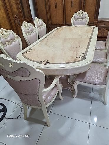 Для гостиной, Б/у, Овальный стол, 8 стульев at lalafo.az Для гостиной, Б/у, Овальный стол, 8 стульев