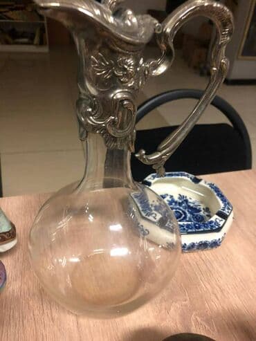 Vintage şüşə qrafin, gümüş örtüklü metal ilə Avropa istehsalı şüşə lalafo.az -da Vintage şüşə qrafin, gümüş örtüklü metal ilə Avropa istehsalı şüşə