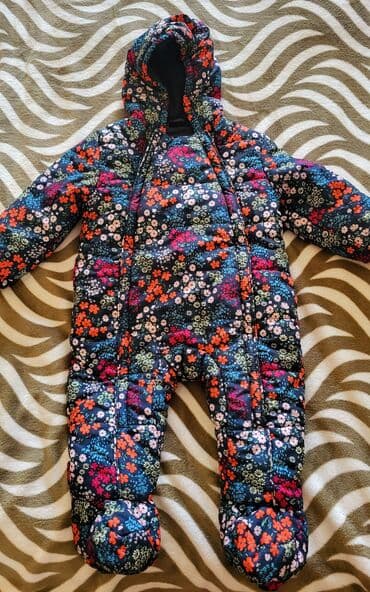 Uşaq kombinezonu içi isti flis 74-80 sm. 6 aydan geyndirmək olar lalafo.az -da Uşaq kombinezonu içi isti flis 74-80 sm. 6 aydan geyndirmək olar