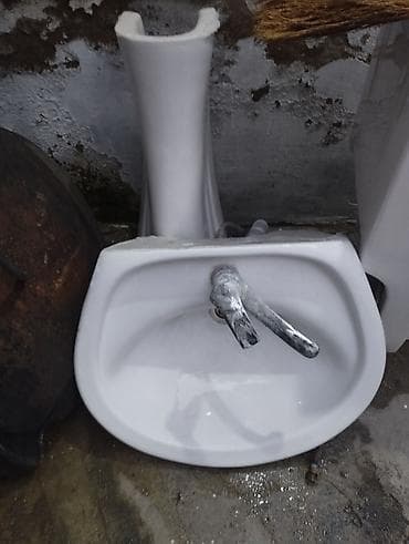 Pilləli dayaqla birlikdə keramik əl-üz yuma qabı (lavabo) - Material at lalafo.az Pilləli dayaqla birlikdə keramik əl-üz yuma qabı (lavabo) - Material