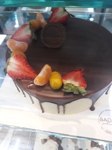 Ləpələr: Məhsul: Şirniyyat vitrini üçün müxtəlif tortlar Təsvir: - Şokoladlı lalafo.az -da — 6 Ləpələr: Məhsul: Şirniyyat vitrini üçün müxtəlif tortlar Təsvir: - Şokoladlı — 6