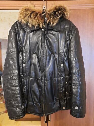 100% dəridir. Sol qolunun qırağında iç tərəfdən dəri cüzi sökülüb lalafo.az -da 100% dəridir. Sol qolunun qırağında iç tərəfdən dəri cüzi sökülüb