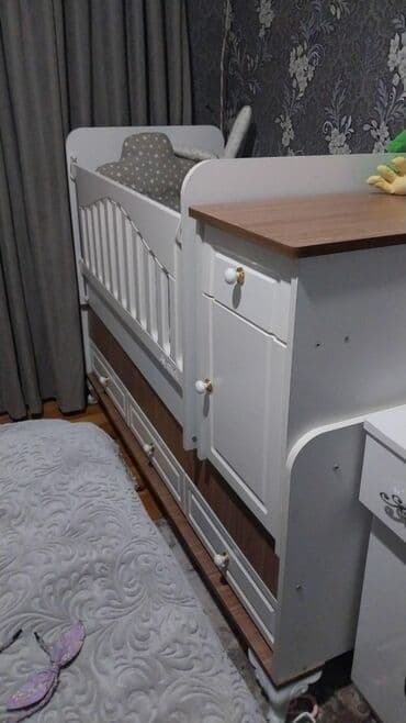 Oğlan və qız üçün, İşlənmiş, Dördbucaq, Beşik, Matras ilə, Yellənmə mexanizm ilə lalafo.az -da Oğlan və qız üçün, İşlənmiş, Dördbucaq, Beşik, Matras ilə, Yellənmə mexanizm ilə